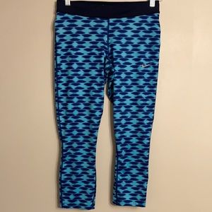 NIKE RUNNING Women’s Capri Leggings